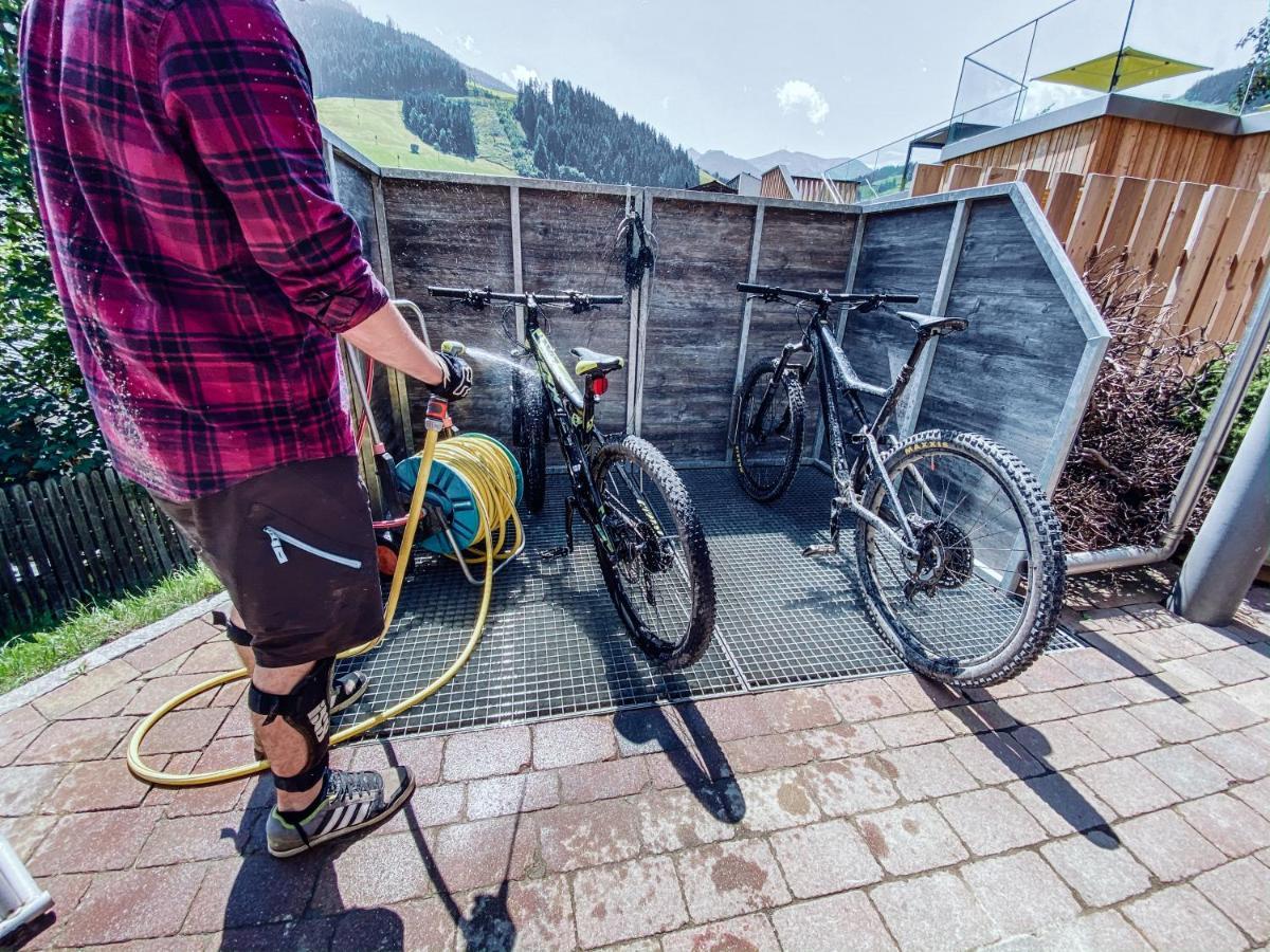 Thomsn Central Hotel & Appartements Saalbach-Hinterglemm Eksteriør billede