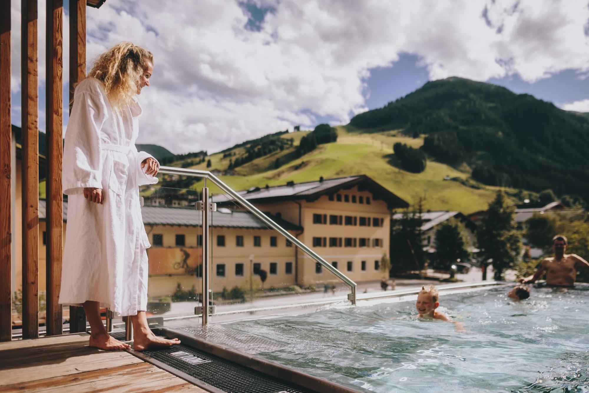 Thomsn Central Hotel & Appartements Saalbach-Hinterglemm Eksteriør billede